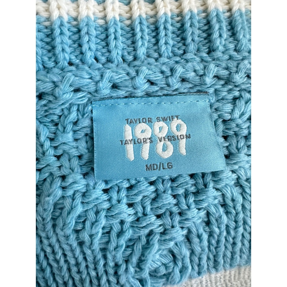 Taylor Swift 1989 Taylors Version Cardigan Blue Seagull Knit MD/LG Pre-owned - Picture 4 of 7